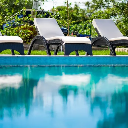 Apartamento Luxurioeses Grohot Mit Privatem Infinity-pool By Interhome Vrbnik (Primorje-Gorski Kotar)