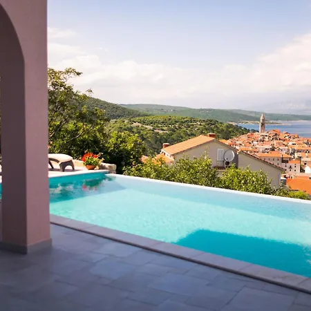 公寓 Luxurioeses Grohot Mit Privatem Infinity-pool By Interhome