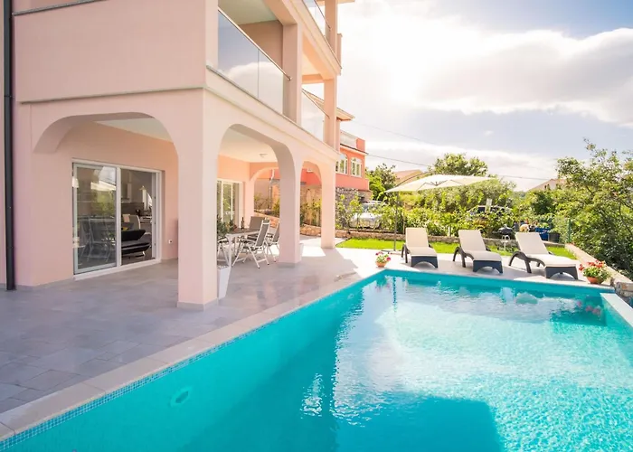 Luxurioeses Grohot Mit Privatem Infinity-pool By Interhome Appartamento *