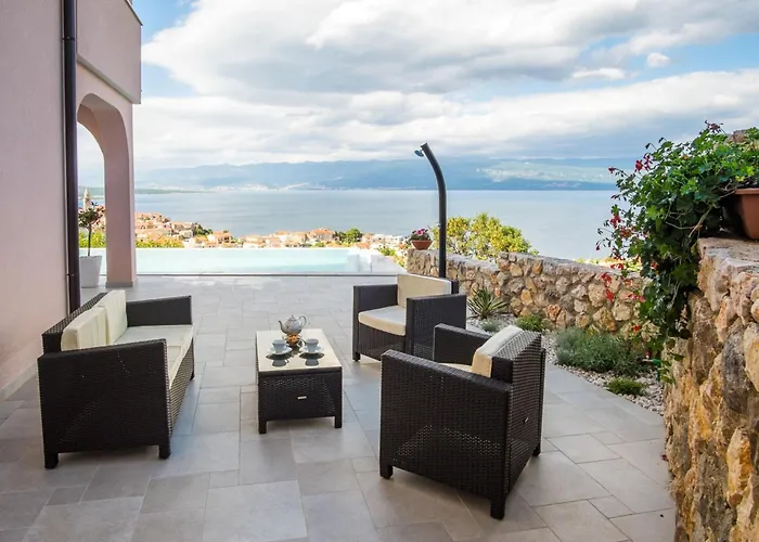 Luxurioeses Grohot Mit Privatem Infinity-pool By Interhome Vrbnik (Primorje-Gorski Kotar)